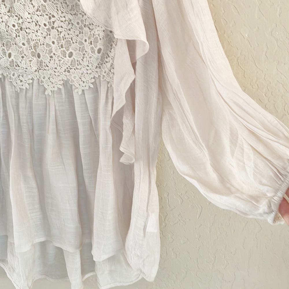 🌿Final Sale Listicle Lace Detailed Top - Picture 2 of 9